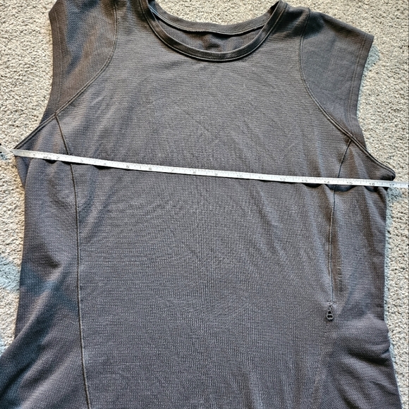 2/$25 Lululemon sz8 hiking top Grey - Picture 3 of 8